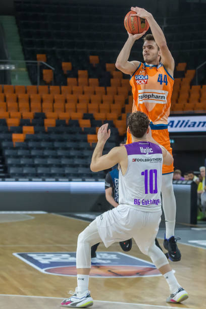 员在下半场 员在下半场